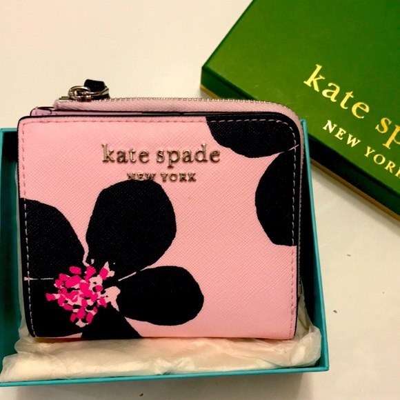 kate spade Handbags - Kate spade Cameron grand flora L-zip wallet